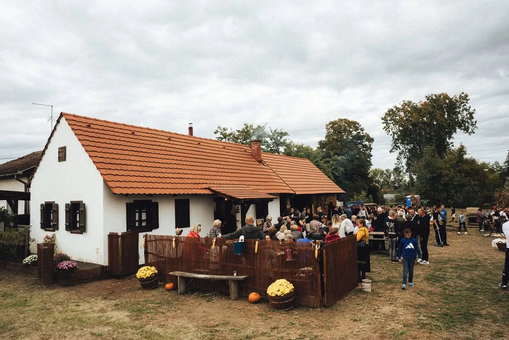 Fotografija uz vijest: Na bukovečkom gruntu ponovno oživjeli stari običaji, mirisi domaće kuhinje i tradicija našega kraja